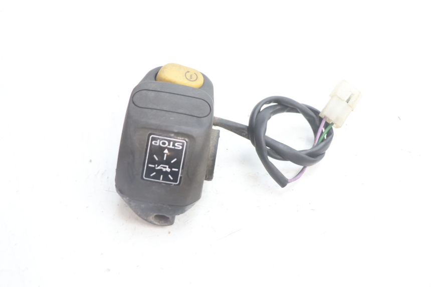 photo de RIGHT HANDLEBAR SWITCH PEUGEOT VIVACITY 50 (2004 - 2009) - Zoom on usage condition