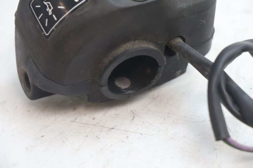 photo de RIGHT HANDLEBAR SWITCH PEUGEOT VIVACITY 50 (2004 - 2009) - Technical close-up