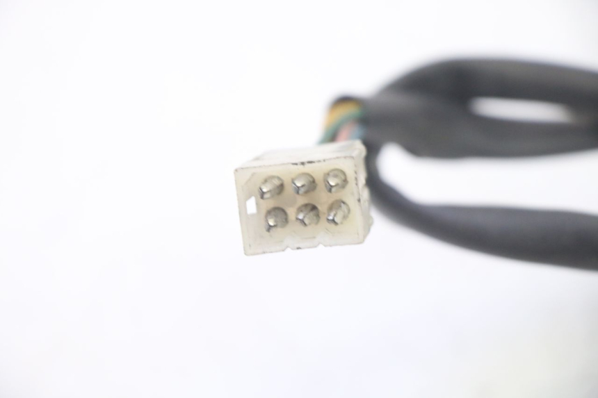 photo de RIGHT SWITCH PEUGEOT VIVACITY 100 (1999 - 2008) - Fixing points details