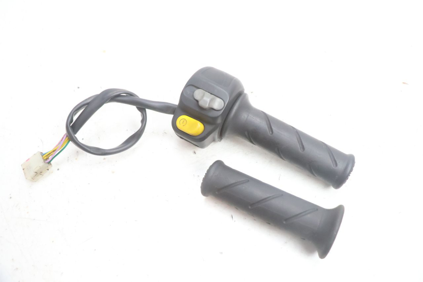photo de RIGHT SWITCH PEUGEOT VIVACITY 100 (1999 - 2008) - Main view