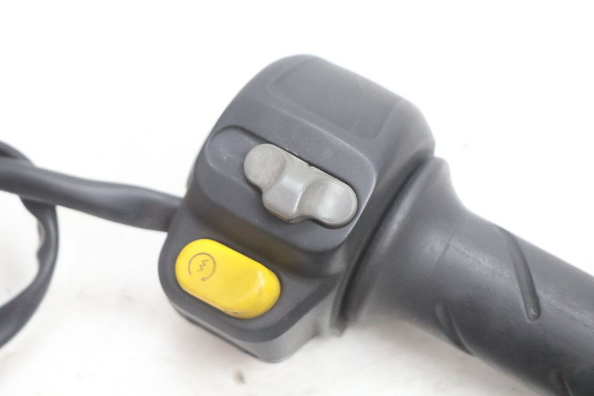 photo de RIGHT SWITCH PEUGEOT VIVACITY 100 (1999 - 2008) - Component detail