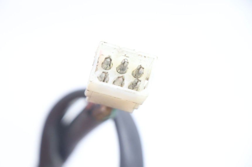 photo de RIGHT SWITCH PEUGEOT VIVACITY 100 (1999 - 2008) - Fixing points details