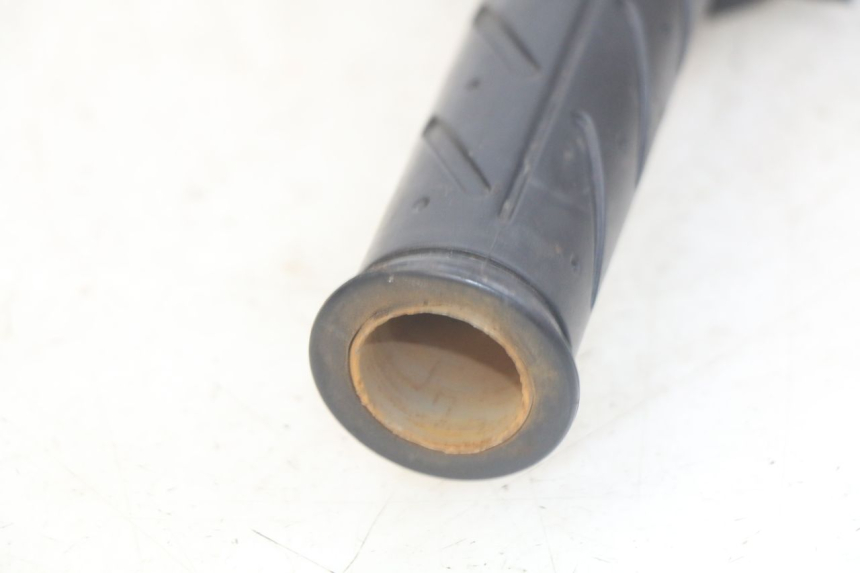 photo de RIGHT HANDLEBAR SWITCH DAELIM VJ ROADWIN FI 125 (2008 - 2017) - Zoom on usage condition