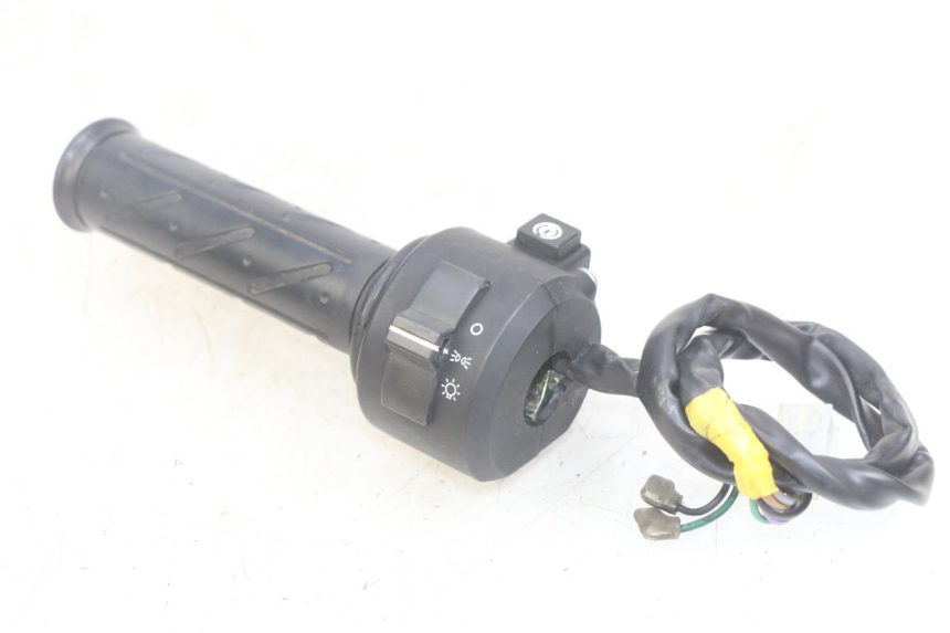 photo de RIGHT HANDLEBAR SWITCH DAELIM VJ ROADWIN FI 125 (2008 - 2017) - Technical close-up