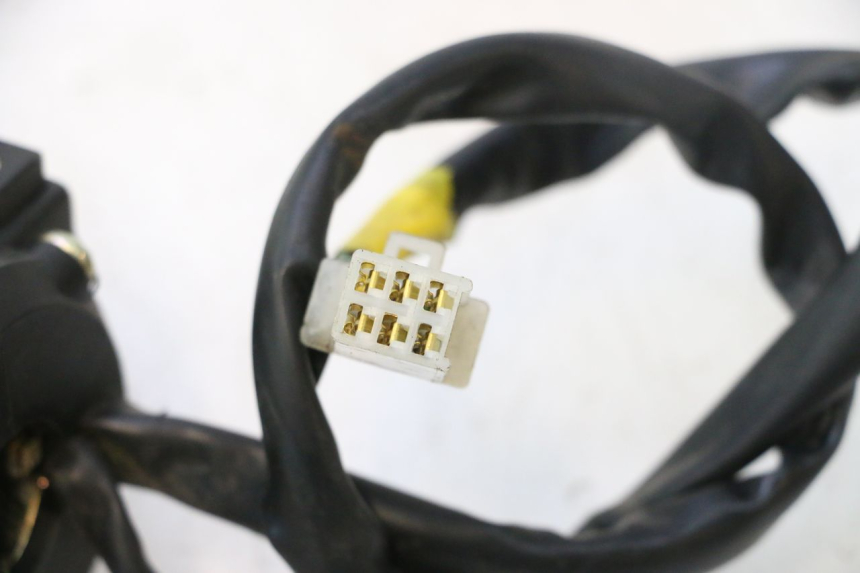 photo de RIGHT SWITCH DAELIM VJ ROADWIN 125 (2004 - 2007) - Technical close-up