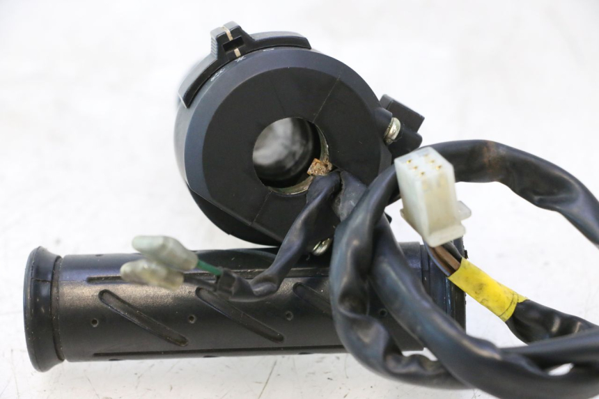 photo de RIGHT SWITCH DAELIM VJ ROADWIN 125 (2004 - 2007) - Product overview