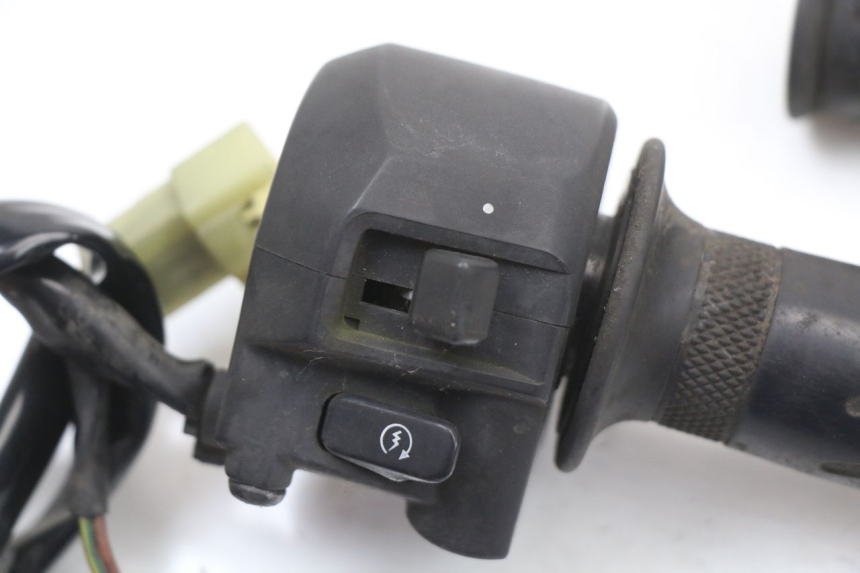 photo de RIGHT HANDLEBAR SWITCH YAMAHA X-MAX XMAX 125 (2010 - 2013) - Component detail