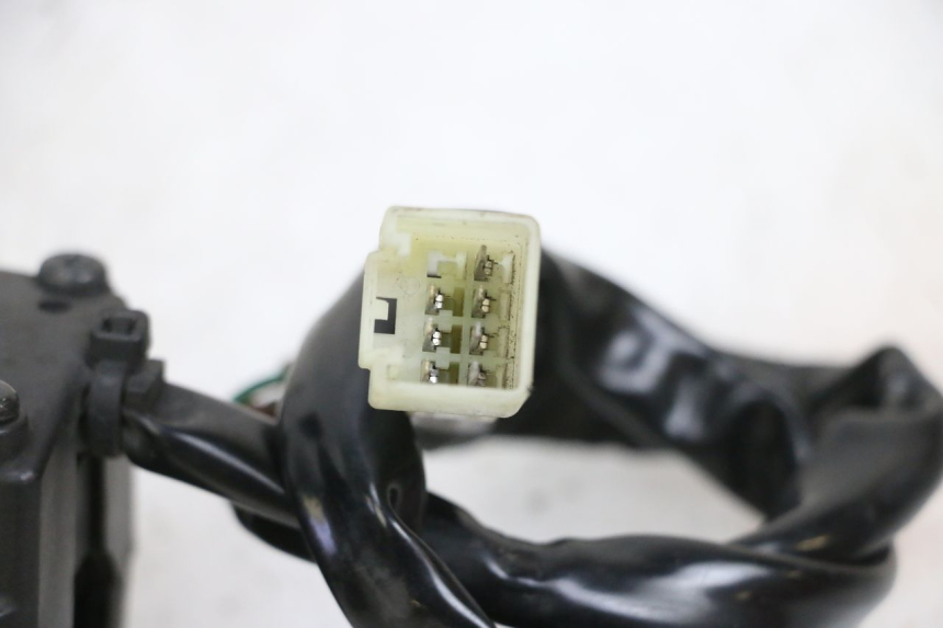 photo de RIGHT HANDLEBAR SWITCH YAMAHA X-MAX XMAX 125 (2010 - 2013) - Alternative perspective