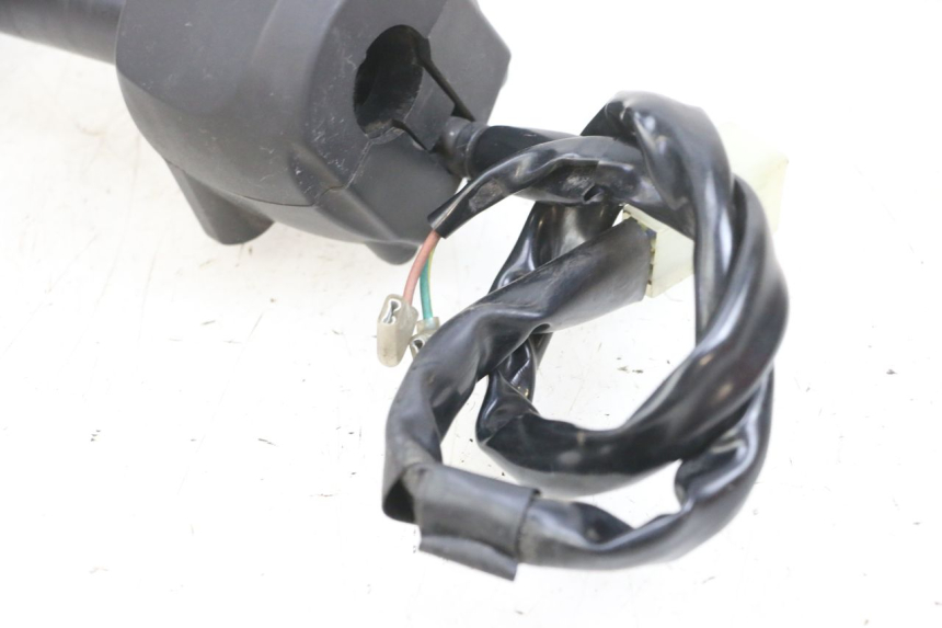 photo de RIGHT HANDLEBAR SWITCH YAMAHA X-MAX XMAX 125 (2010 - 2013) - Surface and material condition