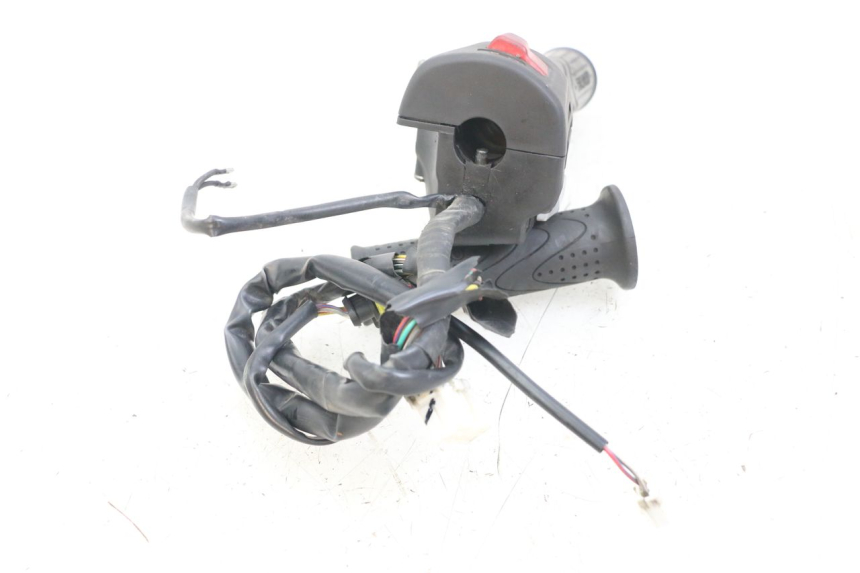 photo de RIGHT HANDLEBAR SWITCH PIAGGIO X10 125 (2012 - 2017) - Component detail