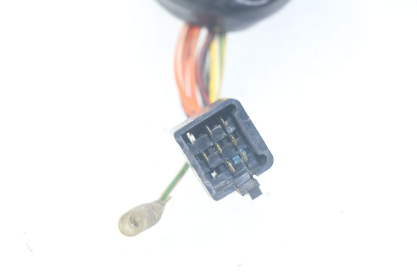 photo de RIGHT HANDLEBAR SWITCH SUZUKI XF FREEWIND 650 (1997 - 2003) - Zoom on usage condition