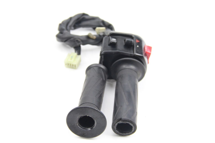 photo de RIGHT SWITCH YAMAHA XP T-MAX TMAX 500 (2008 - 2012) - Fixing points details