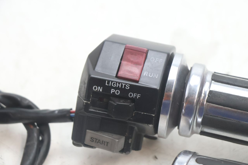 photo de RIGHT SWITCH YAMAHA XV VIRAGO 535 (1988 - 2004) - Component detail
