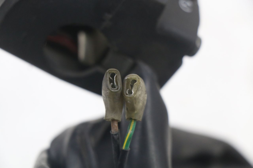 photo de RIGHT HANDLEBAR SWITCH YAMAHA FJR ABS 1300 (2006 - 2012) - Surface and material condition