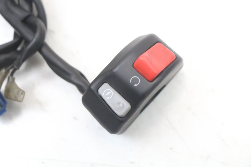 photo de RIGHT SWITCH YAMAHA FZ1 FAZER 1000 (2007 - 2009) - Zoom on usage condition