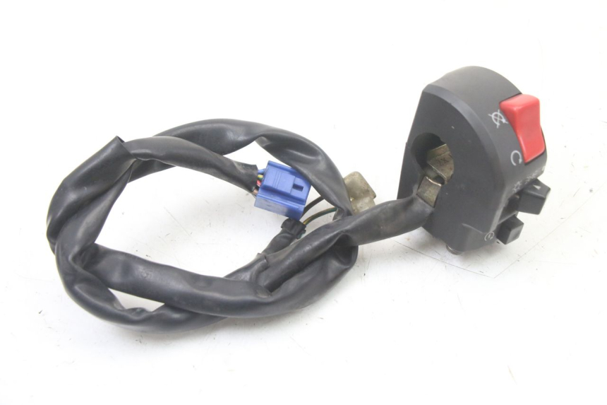 photo de RIGHT HANDLEBAR SWITCH YAMAHA FZS FAZER 600 (2001 - 2003) - Zoom on usage condition