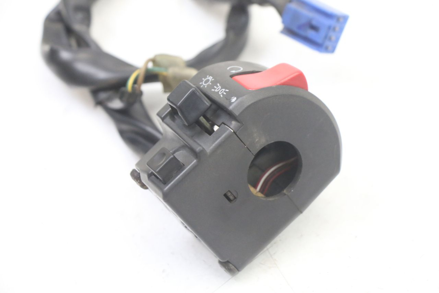photo de RIGHT HANDLEBAR SWITCH YAMAHA FZS FAZER 600 (2001 - 2003) - Alternative perspective