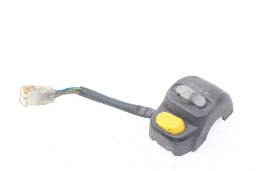 photo de RIGHT HANDLEBAR SWITCH YAMAHA YP MAJESTY 125 (1998 - 2001) - Alternative perspective