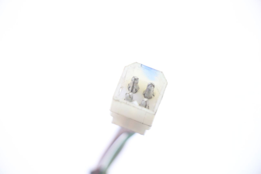 photo de RIGHT HANDLEBAR SWITCH YAMAHA YP MAJESTY 125 (2007 - 2010) - Surface and material condition