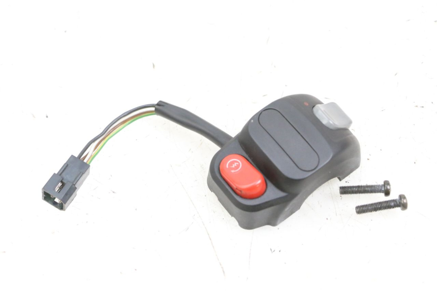 photo de RIGHT HANDLEBAR SWITCH YAMAHA YP MAJESTY 125 (2002 - 2006) - Main view