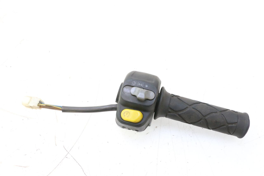 photo de RIGHT HANDLEBAR SWITCH YAMAHA YP MAJESTY 125 (1998 - 2001) - Main view