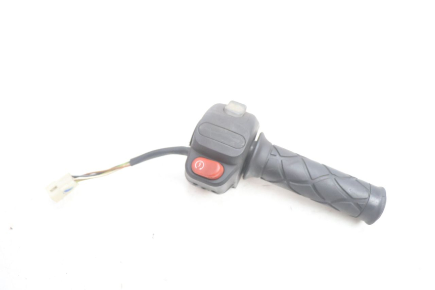 photo de RIGHT HANDLEBAR SWITCH YAMAHA YP MAJESTY 125 (2002 - 2006) - Main view