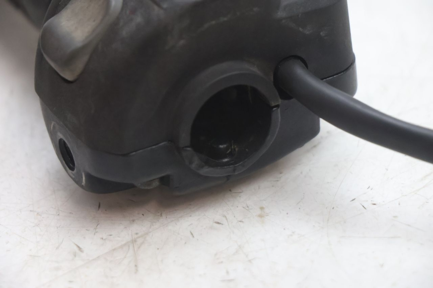 photo de RIGHT HANDLEBAR SWITCH YAMAHA YP MAJESTY 125 (2002 - 2006) - Checked used part