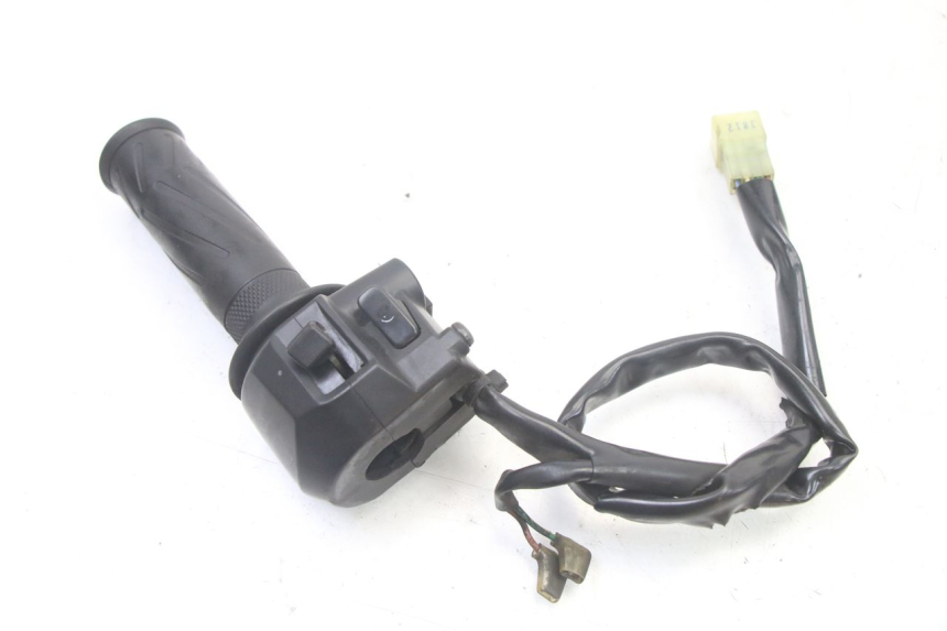 photo de RIGHT SWITCH YAMAHA YP X-MAX XMAX 400 (2014 - 2017) - Alternative perspective