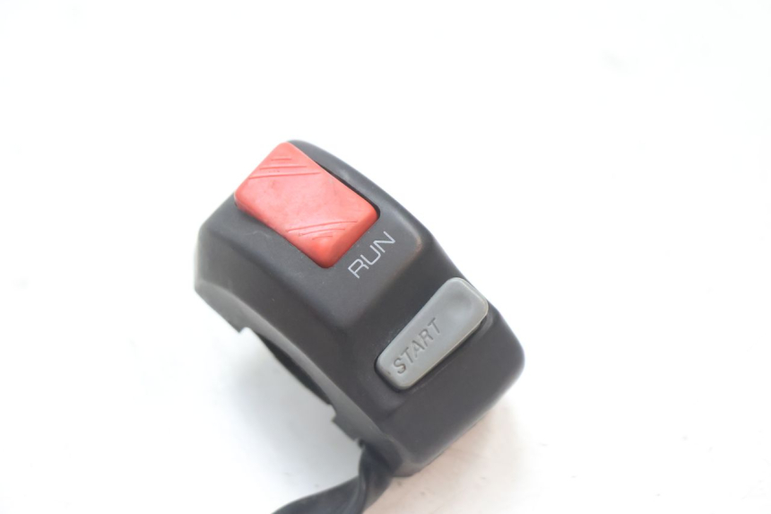 photo de RIGHT SWITCH YAMAHA YZF R GENESIS 750 (1993 - 1998) - Component detail