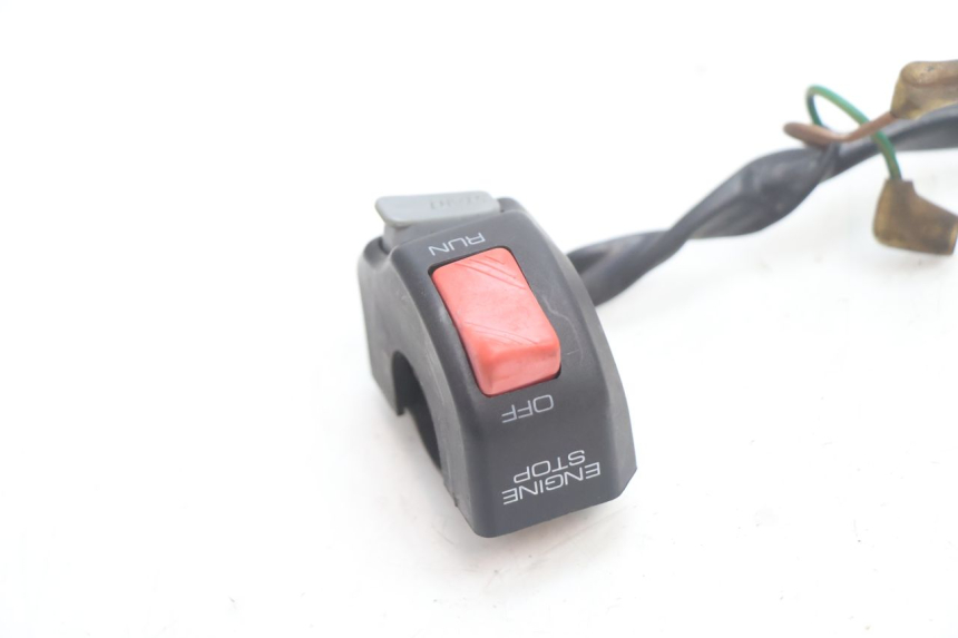 photo de RIGHT SWITCH YAMAHA YZF R GENESIS 750 (1993 - 1998) - Technical close-up