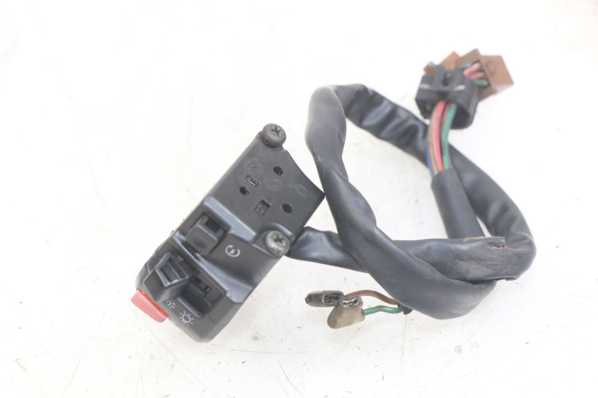 photo de RIGHT HANDLEBAR SWITCH YAMAHA YZF R THUNDERCAT 600 (1996 - 2003) - Technical close-up