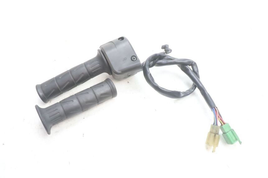 photo de RIGHT SWITCH KAWASAKI ZZR 600 (1995 - 2004) - Technical close-up