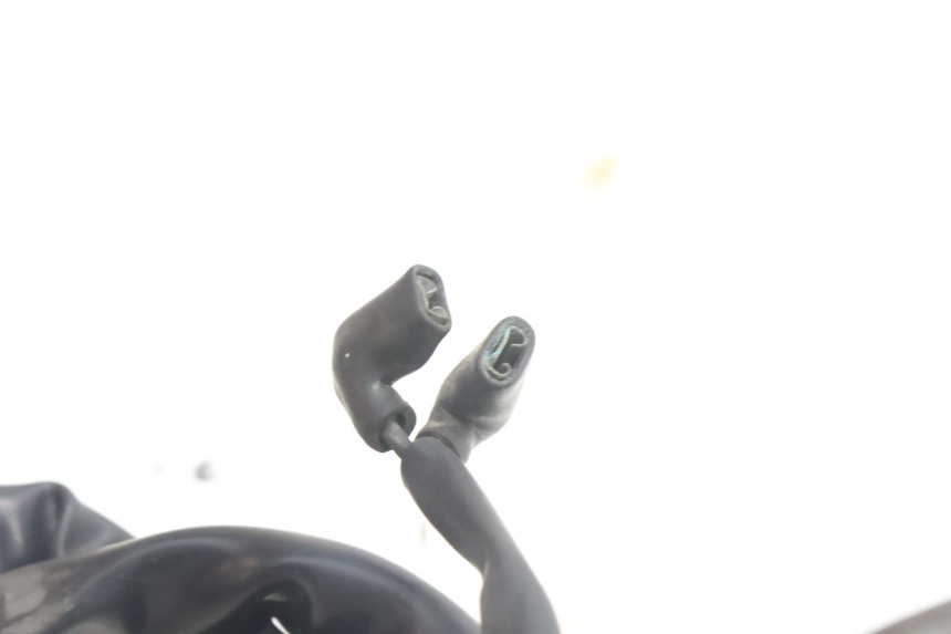 photo de RIGHT SWITCH KAWASAKI ZZR 600 (1995 - 2004) - Fixing points details