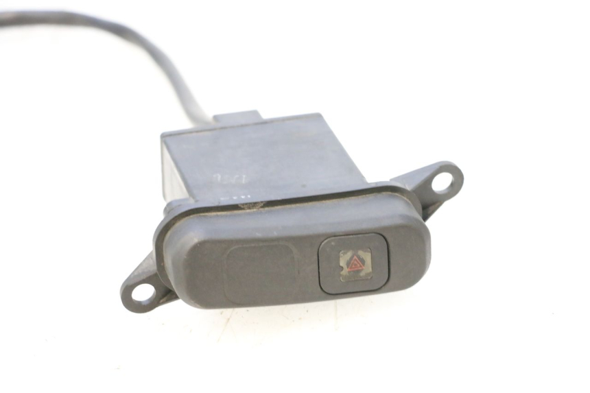 photo de HAZARD SWITCH SYM GTS EVO 125 (2009 - 2013) - Component detail