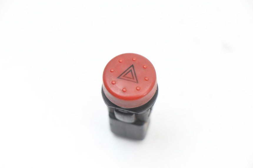 photo de HAZARD SWITCH PIAGGIO MP3 125 (2006 - 2014) - Component detail