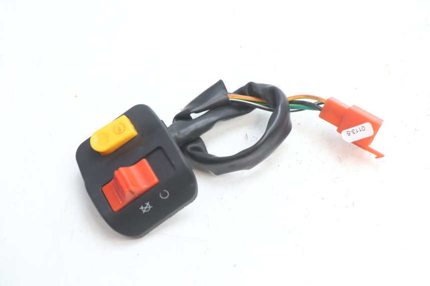 photo de HAZARD SWITCH VASTRO STREET S 50 (2016 - 2021) - Zoom on usage condition