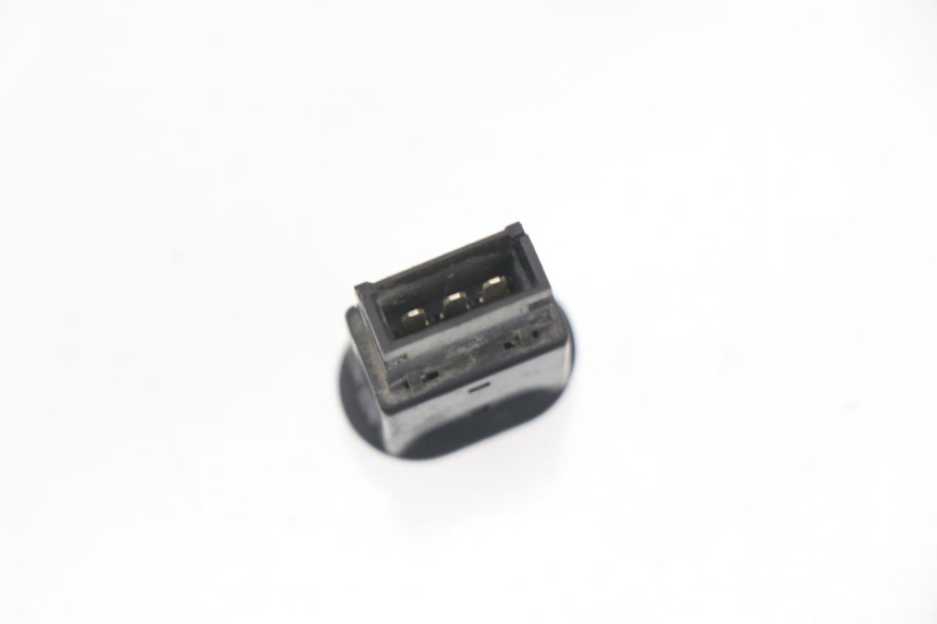 photo de HAZARD SWITCH PEUGEOT SUM UP 125 (2008 - 2013) - Component detail