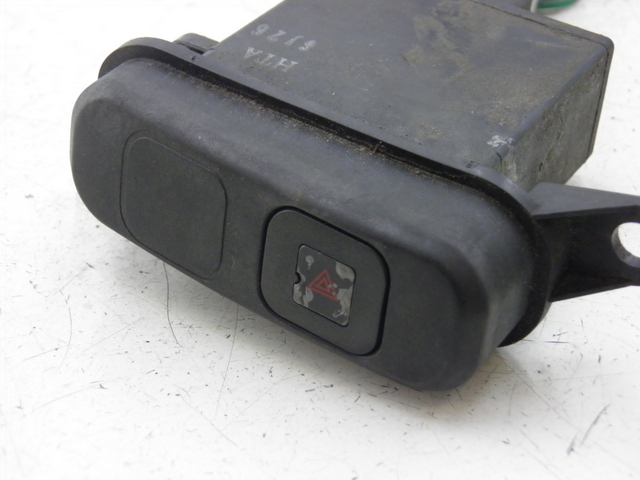 photo de HAZARD SWITCH SYM GTS 125 (2005 - 2008) - Technical close-up