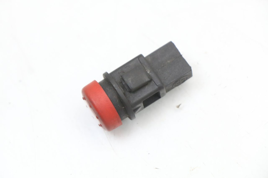photo de HAZARD LIGHT SWITCH PIAGGIO X9 125 (2000 - 2003) - Main view
