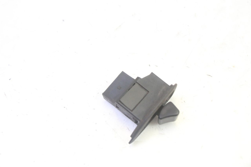 photo de TURN SIGNAL SWITCH PIAGGIO XEVO - X EVO 125 (2007 - 2017) - Component detail