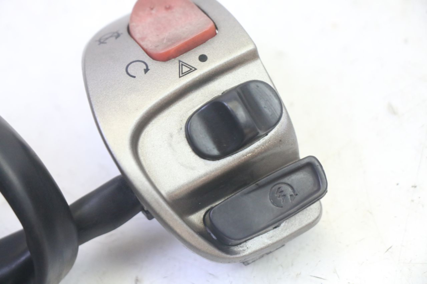 photo de LEFT SWITCH QUADRO 4 4D 350 (2015 - 2018) - Zoom on usage condition