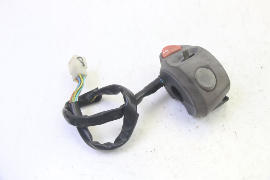 photo de LEFT SWITCH ADIVA AD3 300 (2014 - 2020) - Zoom on usage condition