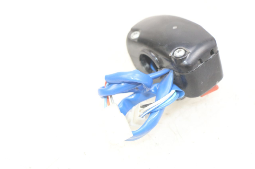photo de LEFT HANDLEBAR SWITCH KYMCO AGILITY 16+ 4T 50 (2018 - 2023) - Zoom on usage condition