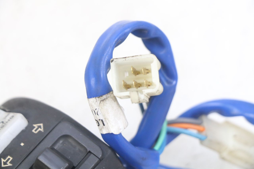 photo de LEFT HANDLEBAR SWITCH KYMCO AGILITY 16+ 4T 50 (2018 - 2023) - Zoom on usage condition