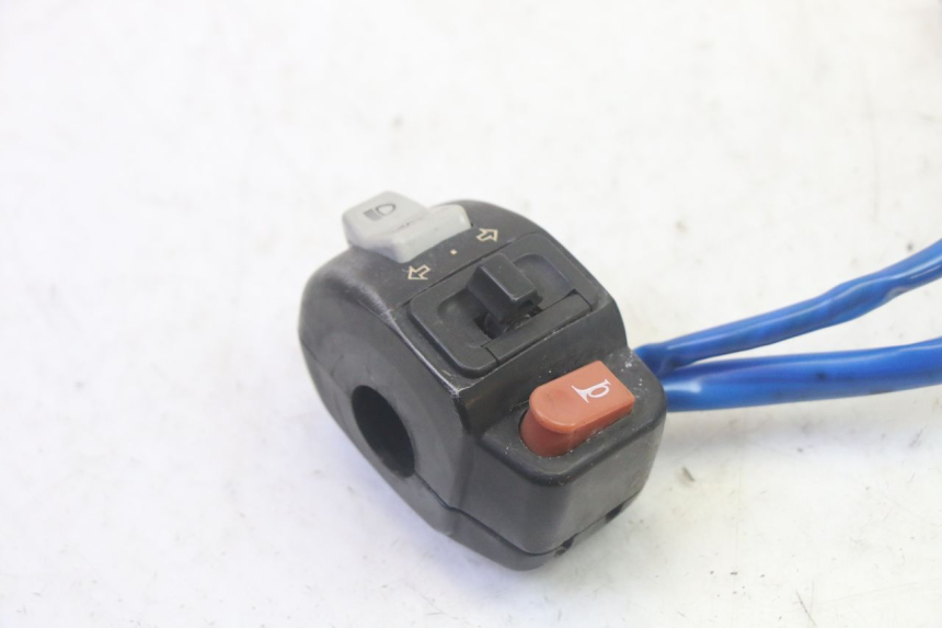 photo de LEFT HANDLEBAR SWITCH KYMCO AGILITY 16+ 4T 50 (2018 - 2023) - Zoom on usage condition