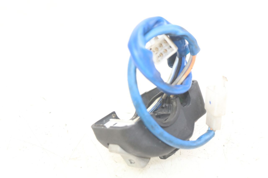 photo de LEFT HANDLEBAR SWITCH KYMCO AGILITY 4T 50 (2005 - 2018) - Zoom on usage condition