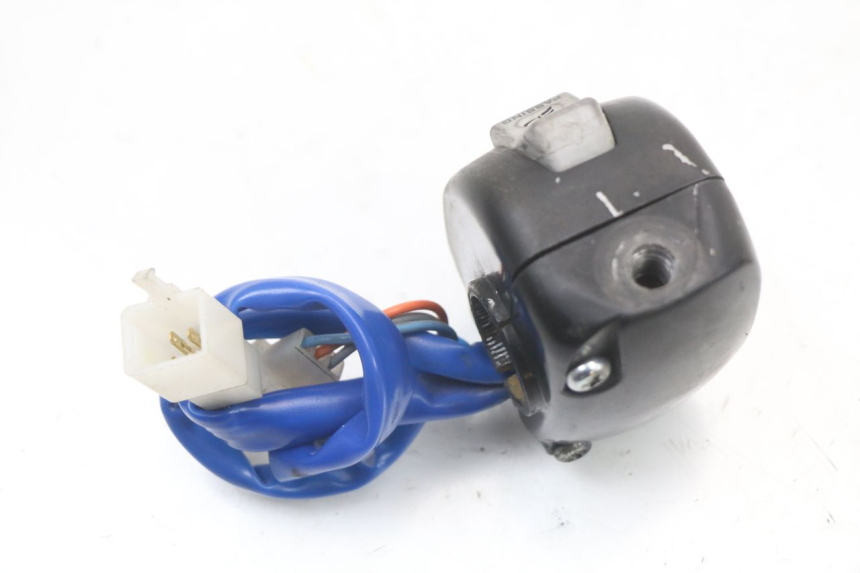 photo de LEFT HANDLEBAR SWITCH KYMCO AGILITY 4T 50 (2018 - 2022) - Zoom on usage condition