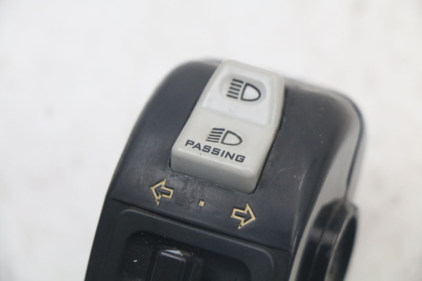 photo de LEFT HANDLEBAR SWITCH KYMCO AGILITY 4T 50 (2018 - 2022) - Zoom on usage condition