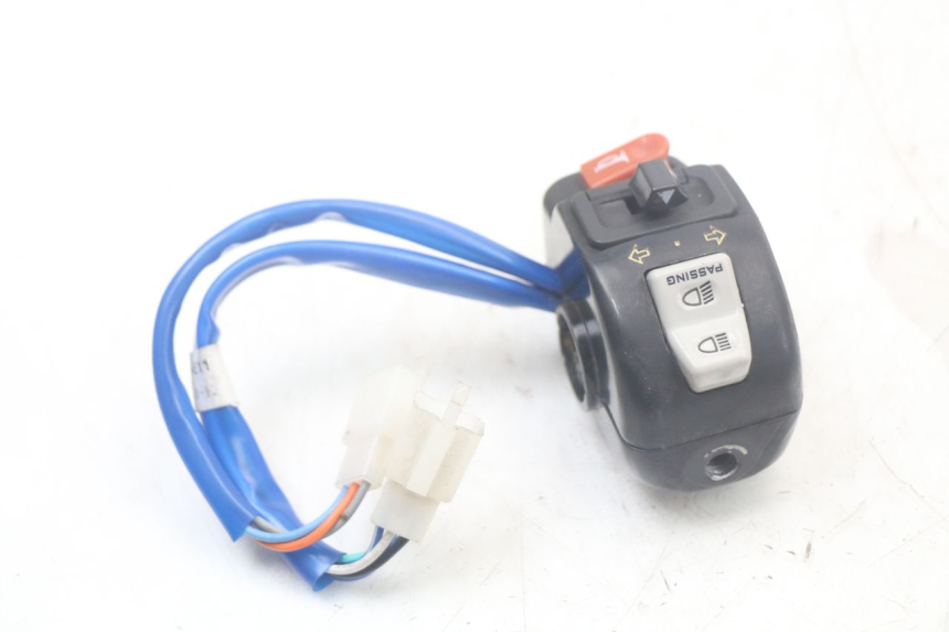 photo de LEFT HANDLEBAR SWITCH KYMCO AGILITY 4T 50 (2018 - 2022) - Technical close-up