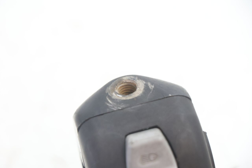 photo de LEFT HANDLEBAR SWITCH KYMCO AGILITY 4T 50 (2005 - 2018) - Zoom on usage condition